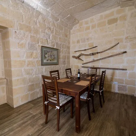 4 Bedroom Holiday With Private Pool Gharb (Gozo)