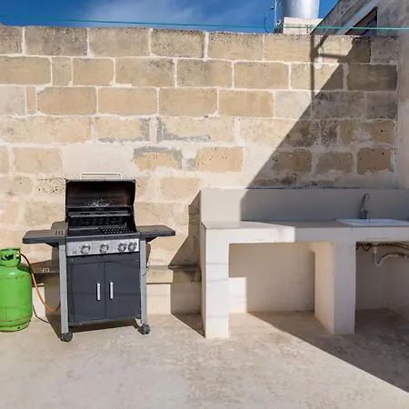 Сasa de vacaciones 4 Bedroom Holiday With Private Pool